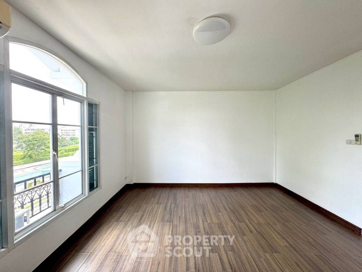 picture 7-BR Townhouse in Pak Kret (ID 2242698) - 7/14