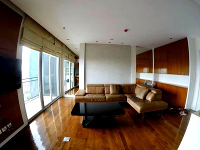 Condos for rent : ✨ For Rent – Hive Sathorn Condominium ✨ Spacious 101 sq.m. Corner Unit✨High Floor  Great View!!✨Next to BTS Krung Thonburi 