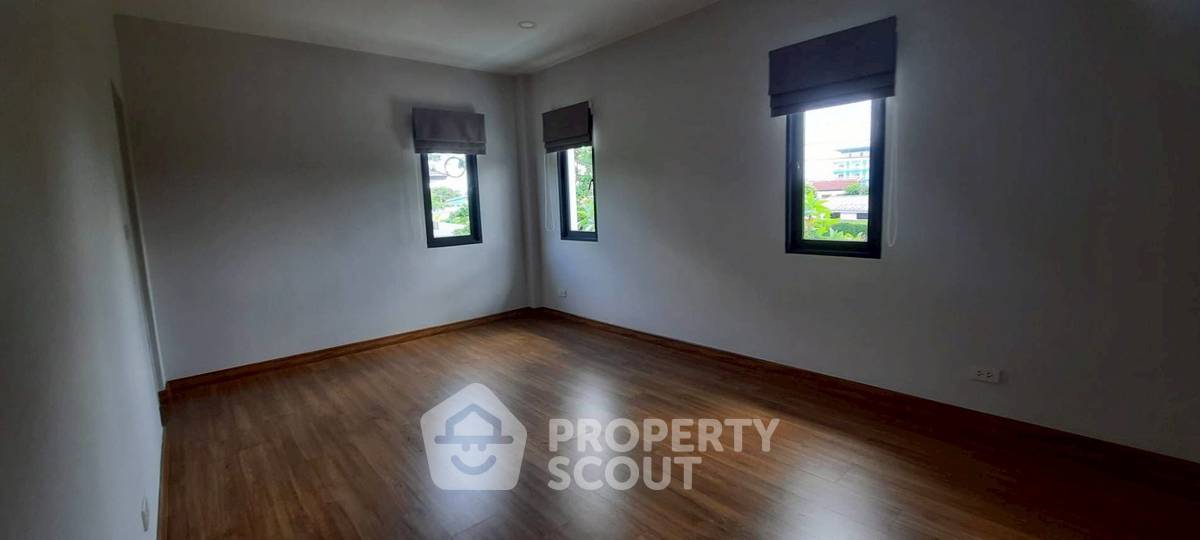 picture 4-BR House at Centro Vibhavadi in Don Mueang (ID 2242700) - 10/23
