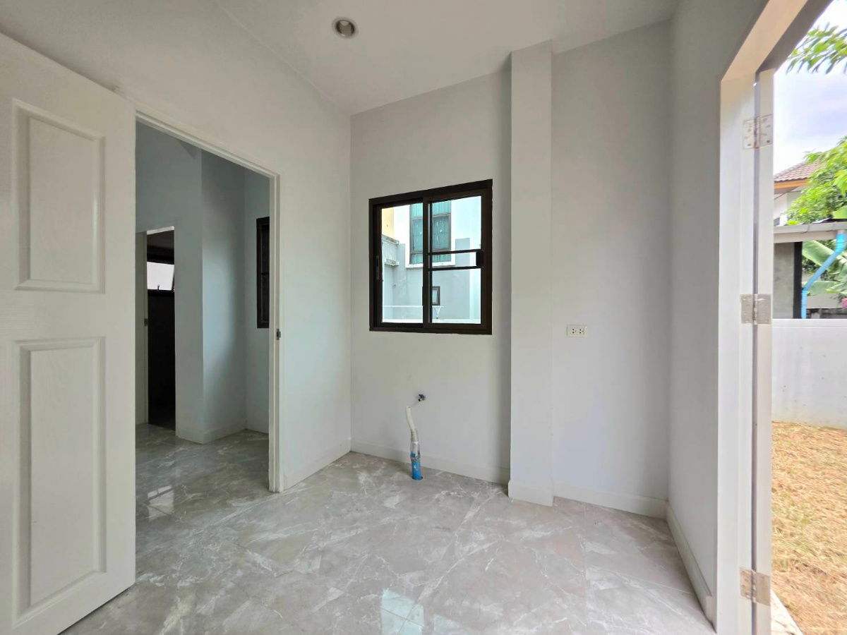 รูป บ้านรีโนเวทใหม่ทั้งหลัง หมู่บ้านวิสต้าวิลล์ (B1 B2) ลำลูกกา คลอง 3 ซอยเปียร์นนท์ ถนนชลมาร์คพิจารณ์ - รูปที่ 24/36