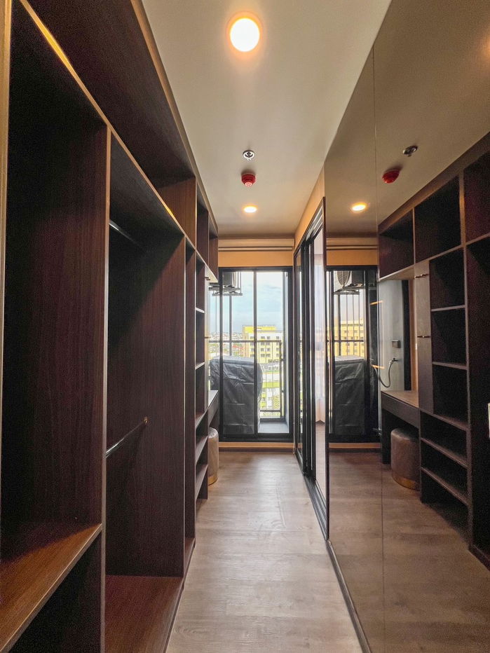 picture Only 200 meters from MRT Bang Kapi Condo for rent: The Origin Ladprao-Bang Kapi, fully functional with furniture & walk-in closet corner. - 6/18
