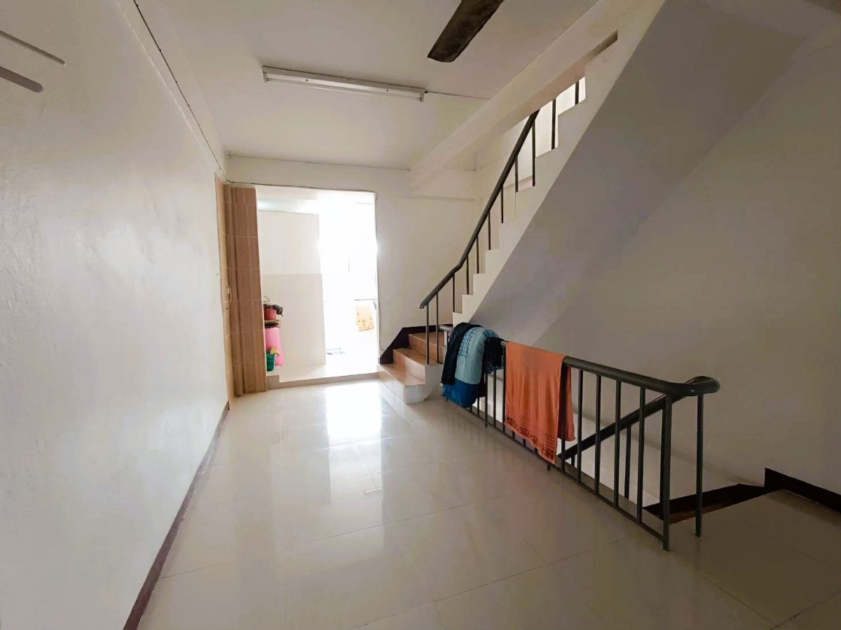picture **Prime Commercial Opportunity! Fully Renovated Building on Rattanathibet Road – Near MRT, Parking Available, Ideal for Business or Home Office!** - 5/19
