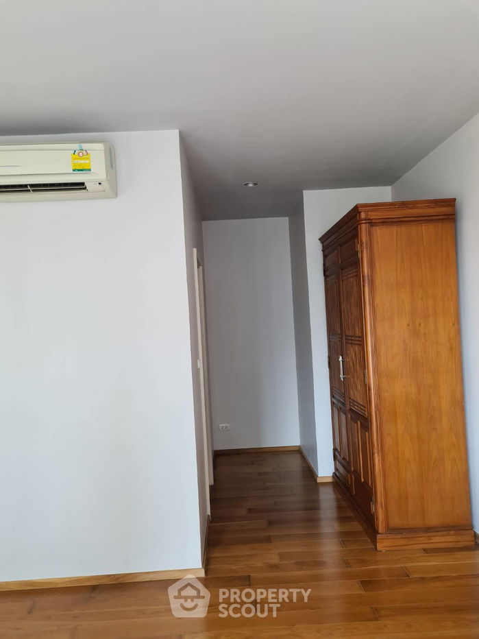 picture 1-BR Condo at Hive Taksin near BTS Wongwian Yai (ID 593537) - 7/30