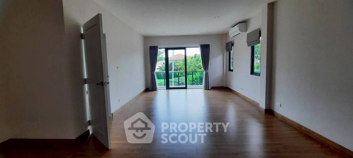 picture 4-BR House at Centro Vibhavadi in Don Mueang (ID 2242700) - 15/23