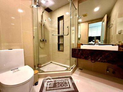 Condos for sale : 1-BR Condo at The Peak Towers close to Phratamnak (ID 2136878)