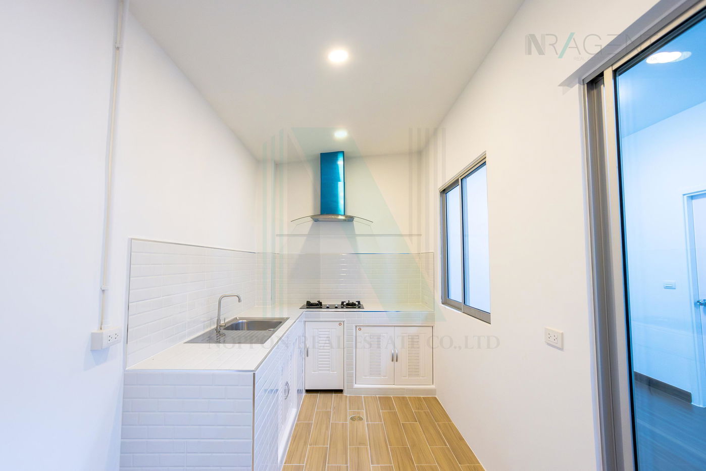 picture 🔺 For Sell Town house THE CONNECT ONNUT 2 2-story 3 bedroom 2 bathroom - 3/8