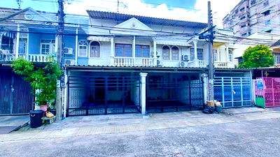 เช่าทาวน์โฮม ซอยอ่อนนุช (สุขุมวิท 77) : รร.นานาชาติเวลส์ 3.3กม. BTS บางจาก 2.2 กม. ให้เช่าทาวน์เฮ้าส์ 2 ชั้น 22 ตร.วา. 2นอน ตลาดบางจาก 2.2 กม.