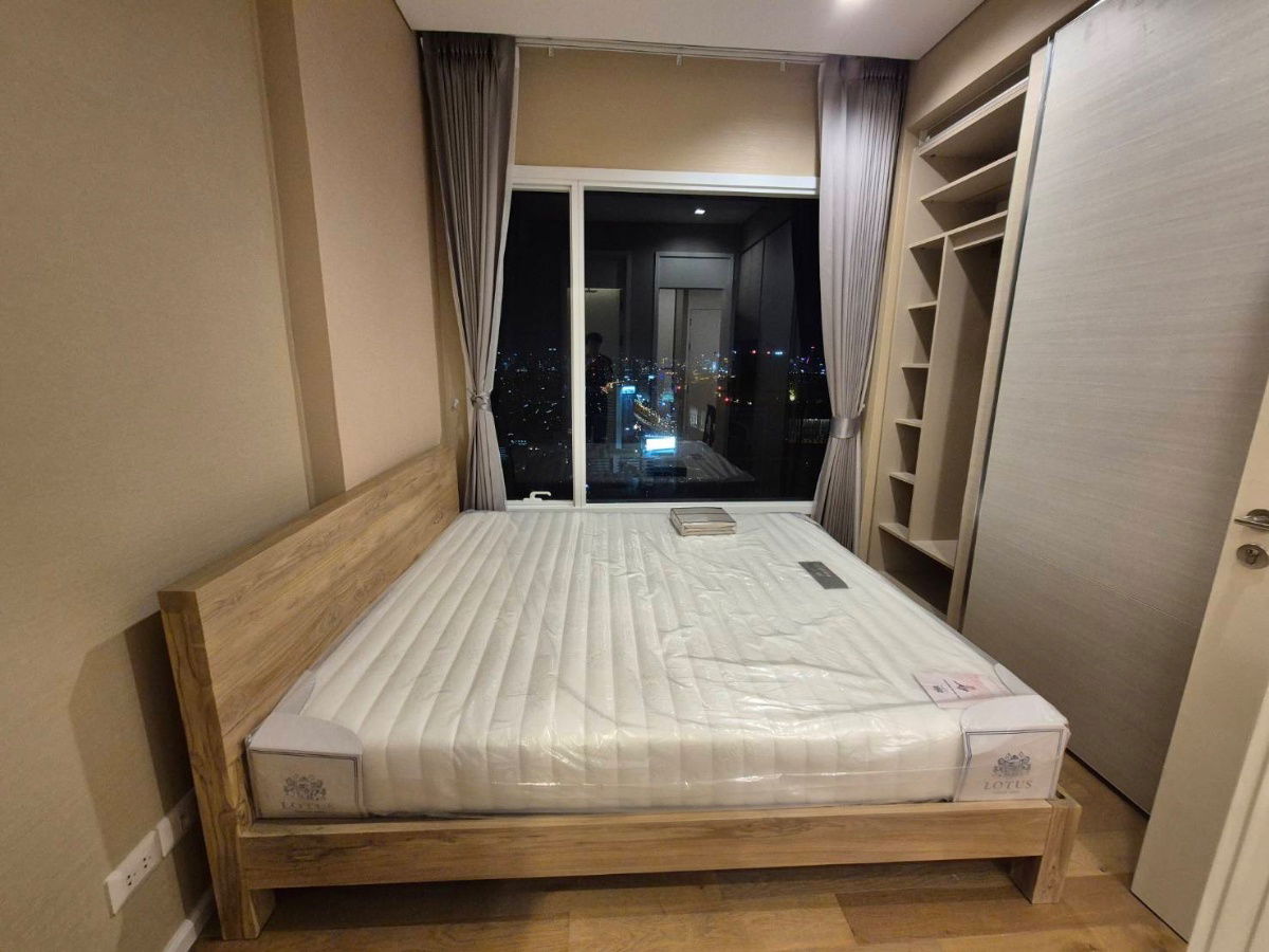 รูป P1131 ให้เช่าคอนโด The Saint Residences (เดอะ เซนต์ เรสซิเดนซ์) ห้องใหม่ ตกแต่งสวย เฟอร์ครบ พร้อมเข้าอยู่ทันที - รูปที่ 1/9