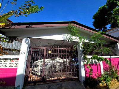 Houses for sale Samut Prakarn : 2-storey detached house near MRT Sri thepha 700 metre!! Area 35 Sq.wah Price under market value