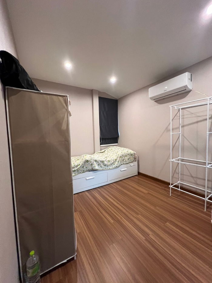 รูป บ้านเดี่ยว 2 ชั้น 3 ห้องนอน 3 ห้องน้ำ เฟอร์ครบ ซ.ลาดกระบัง 54 - รูปที่ 16/17