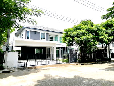 Houses for rent : Luxury house for rent Manthana 2 Bangna Km.7 Mega Bangna 