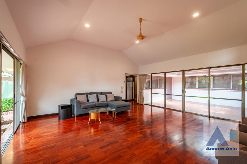 picture 🔼🔽 AccomA 📩  3 BR House in Khlong Ton Nuea (1720459) - 3/20