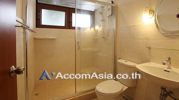 picture 🔼🔽 AccomA 📩 Pet friendly 3 BR House in Khlong Ton Nuea (13000372) - 10/12