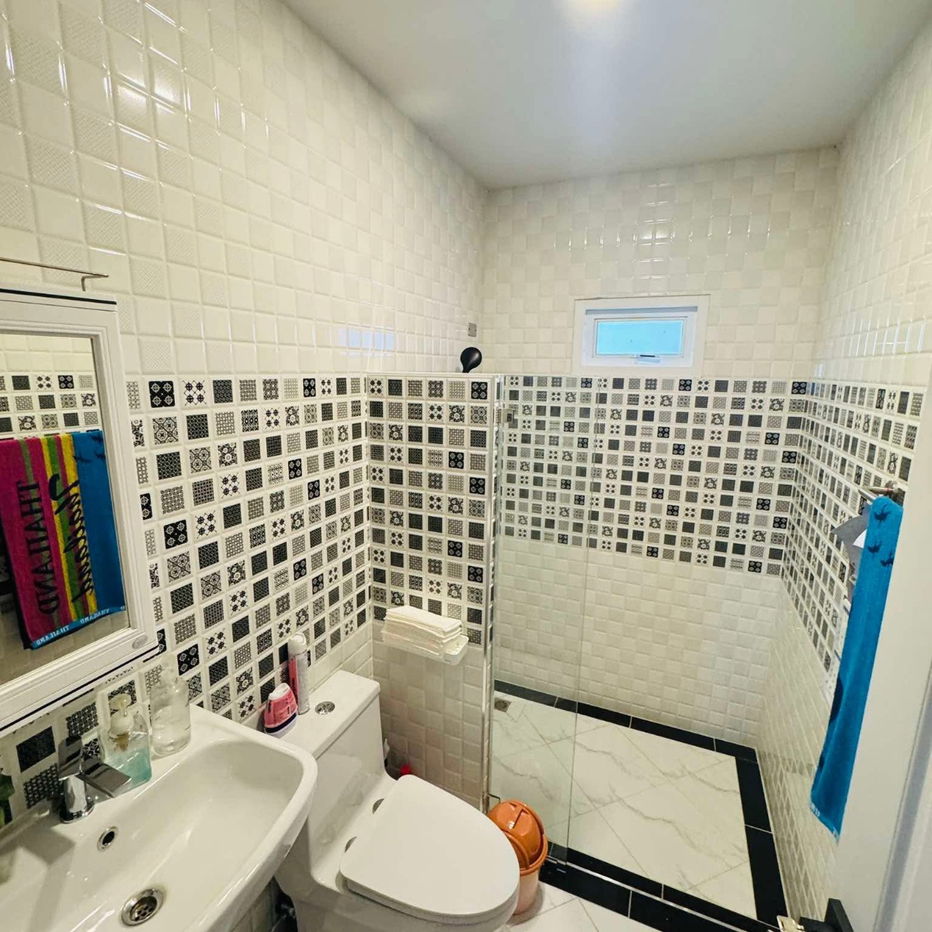 picture Ready to move in house, private swimming pool, good atmosphere - 12/18
