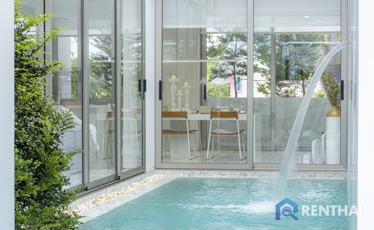 รูป บ้านสไตล์โมเดิร์นในภูเก็ตของคุณ ดีไซน์ทันสมัย ทำเลเยี่ยม ใช้ชีวิตทรอปิคอลอย่างง่ายดาย - รูปที่ 12/25