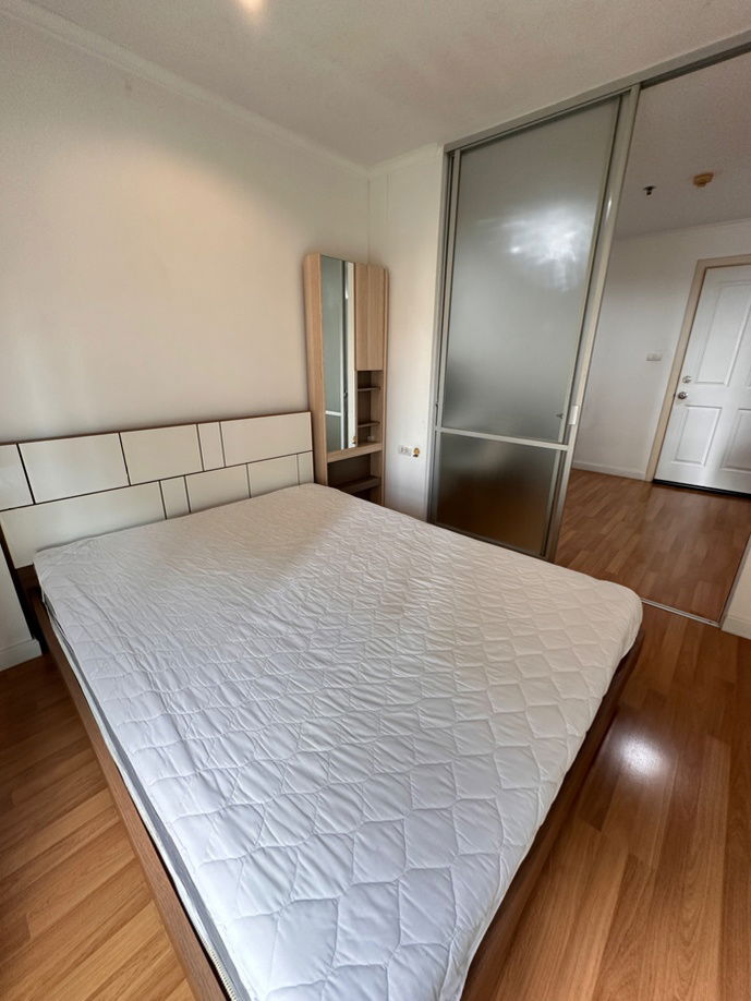 picture For rent Lumpini Place Ratchayothin - 7/12