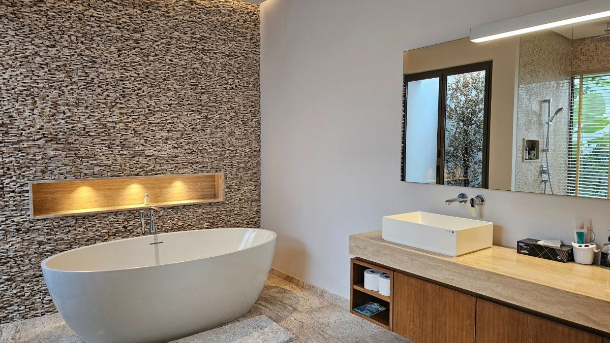 รูป Luxury 4-Bedroom Villa for Rent at Anchan Tropicana – Phuket - รูปที่ 28/37