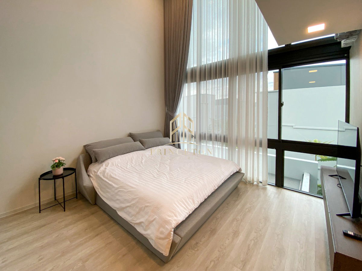 picture Luxury Home for Rent at VIVE Krungthep Kreetha Comes with a Private Swimming Pool - 26/48