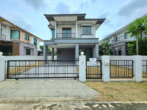บ้านรีโนเวทใหม่ทั้งหลัง หมู่บ้านวิสต้าวิลล์ (B1 B2) ลำลูกกา คลอง 3 ซอยเปียร์นนท์ ถนนชลมาร์คพิจารณ์
