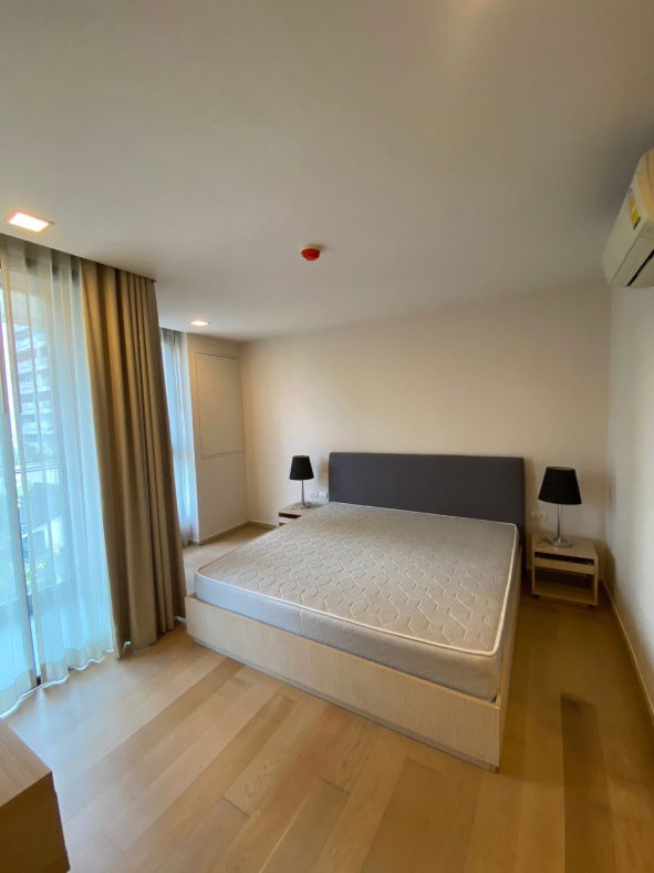 picture Available for rent: Liv@49, homey style room, nice to live in, easy to travel, near the BTS. - 6/11