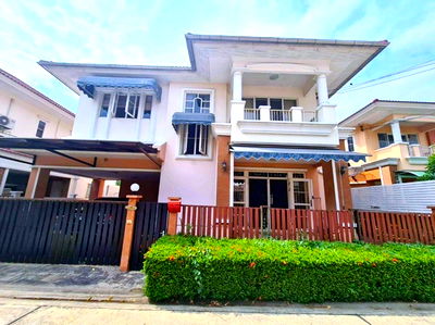 Houses for rent Assumption University Huamark Campus (Abac Huamark) : Thai-Nichi Institute of Technology 900m. Lotus ARL HuaMak 1.6km. Luxury 2-story detached house for r