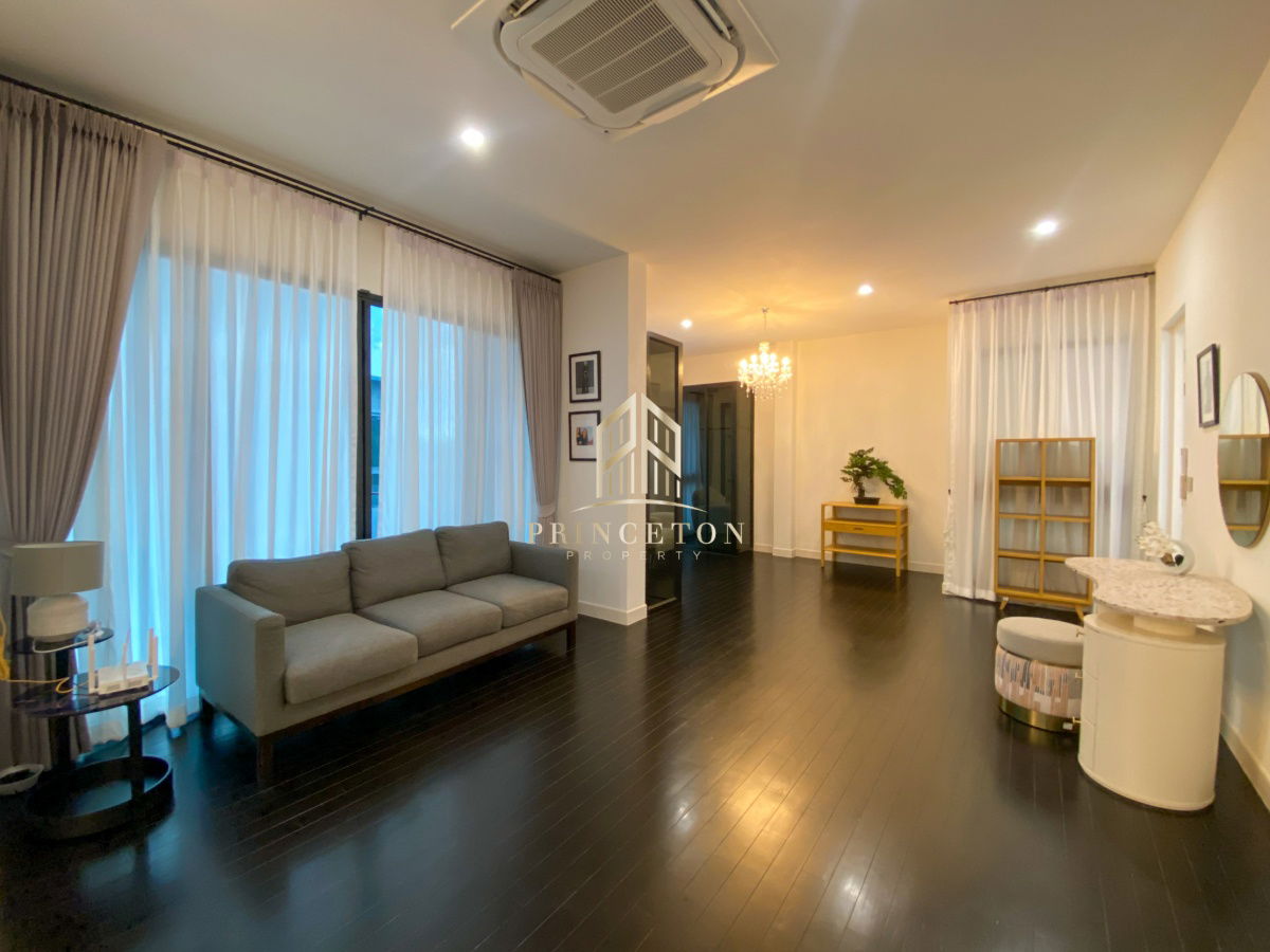 รูป ดิ ออเนอร์ โยธินพัฒนา บ้านเดี่ยวสไตล์ Private Pool Villa 3 ชั้น ระดับ Super Luxury - รูปที่ 17/41