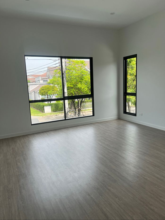 รูป บ้านเดี่ยวแปลงมุมติดถนนเมนหันหน้าทิศใต้ วิวทะเลสาบ  - รูปที่ 11/19