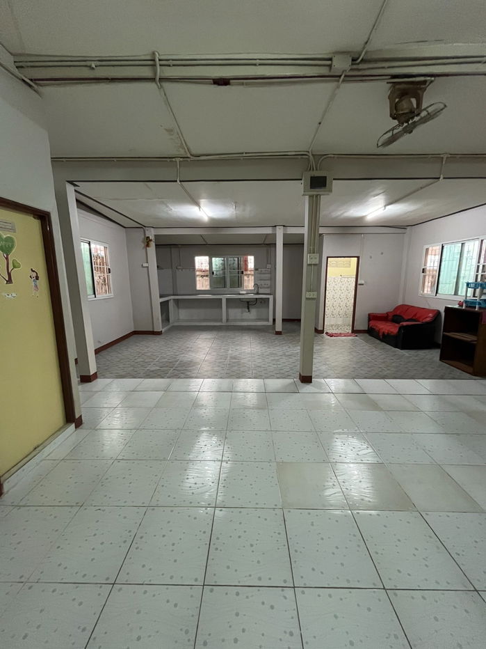 รูป ประกาศขายบ้านเดี่ยว 2 ชั้น พร้อมต่อเติมห้องครัวด้านหลัง - รูปที่ 22/40