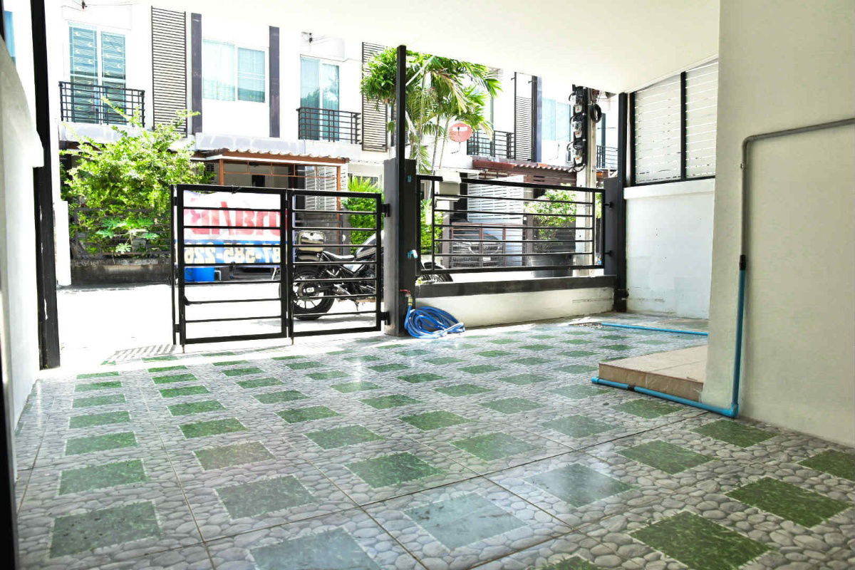 รูป ขายด่วน!! บ้านสวยพร้อมอยู่ ราคาดี หิ้วกระเป๋าเข้าอยู่ได้เลย กัสโต้ ท่าน้ำนนท์ พระราม 5  ทาวน์เฮ้าส์ บางศรีเมือง นนทบุรี  - รูปที่ 18/23