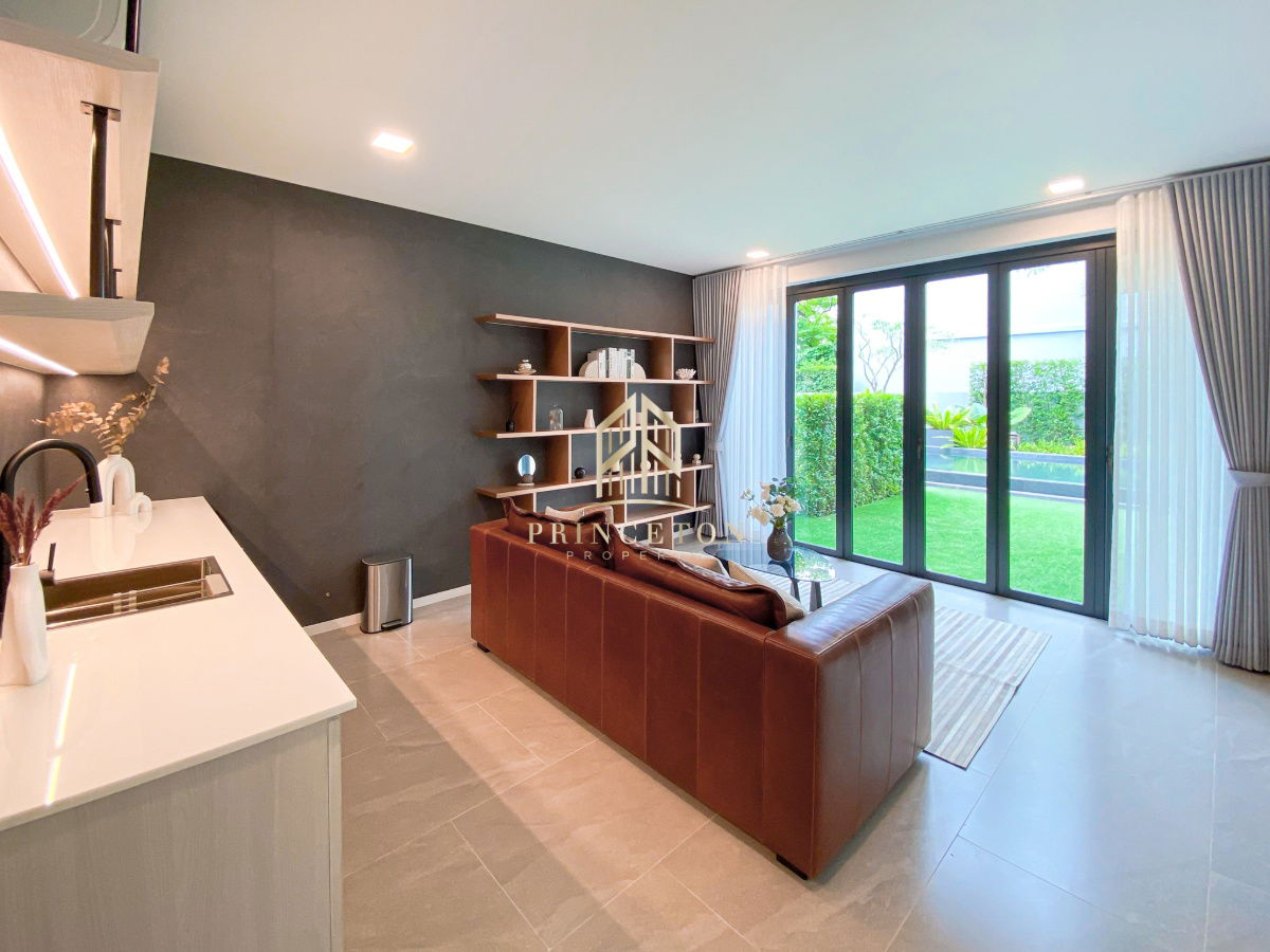 picture Luxury Home for Rent at VIVE Krungthep Kreetha Comes with a Private Swimming Pool - 5/48