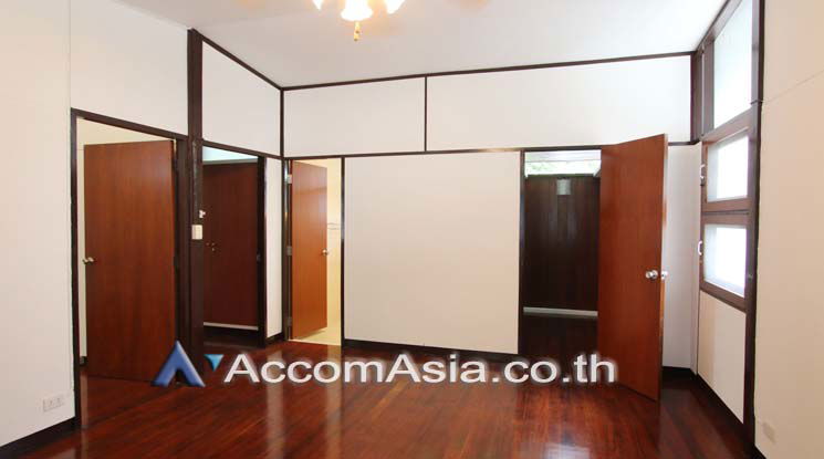 picture 🔼🔽 AccomA 📩 Pet friendly 3 BR House in Khlong Ton Nuea (13000372) - 8/12