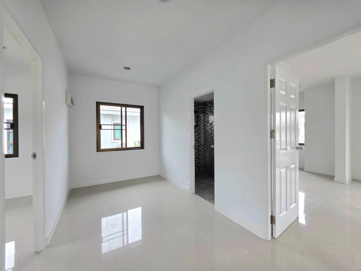 รูป บ้านรีโนเวทใหม่ทั้งหลัง หมู่บ้านวิสต้าวิลล์ (B1 B2) ลำลูกกา คลอง 3 ซอยเปียร์นนท์ ถนนชลมาร์คพิจารณ์ - รูปที่ 27/36