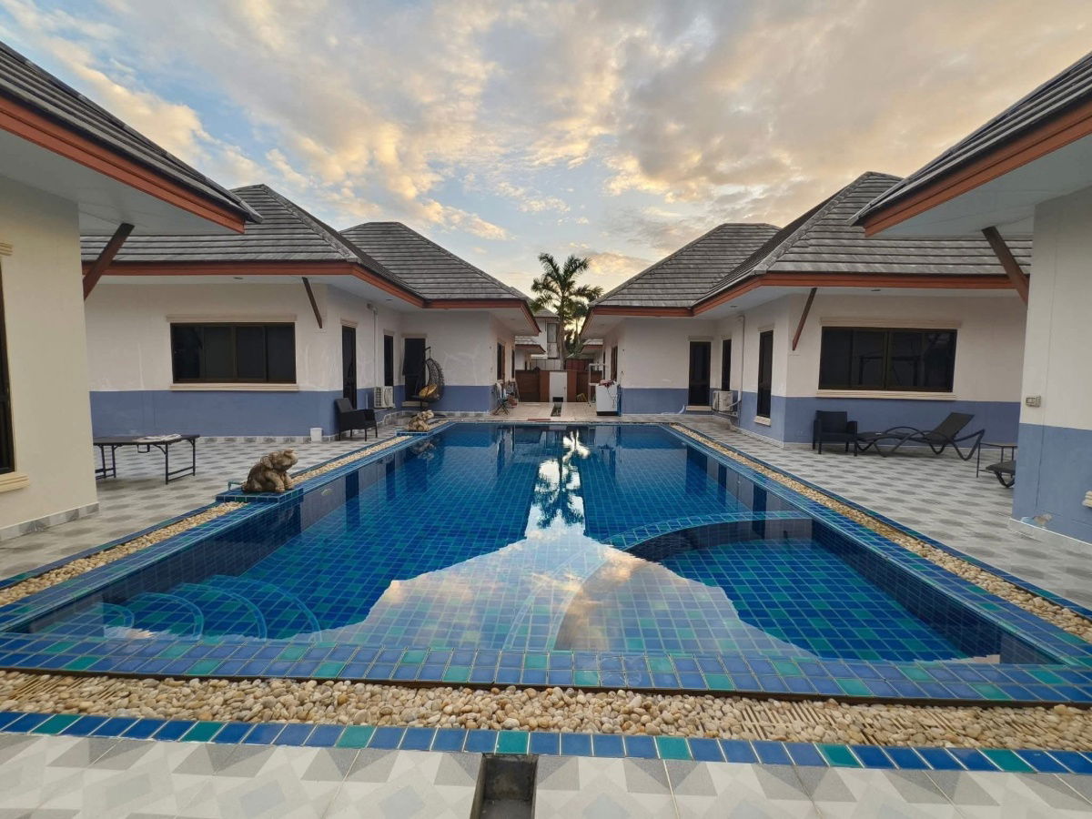 picture Baan Pool Villa Huai Yai 4 houses next to each other - 2/14