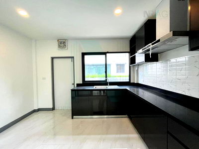 Houses for sale Bangkok : 📌 For Sell 2-story House THE CITY SUKHUMVIT-ONNUT 4 bedroom 5 bathroom