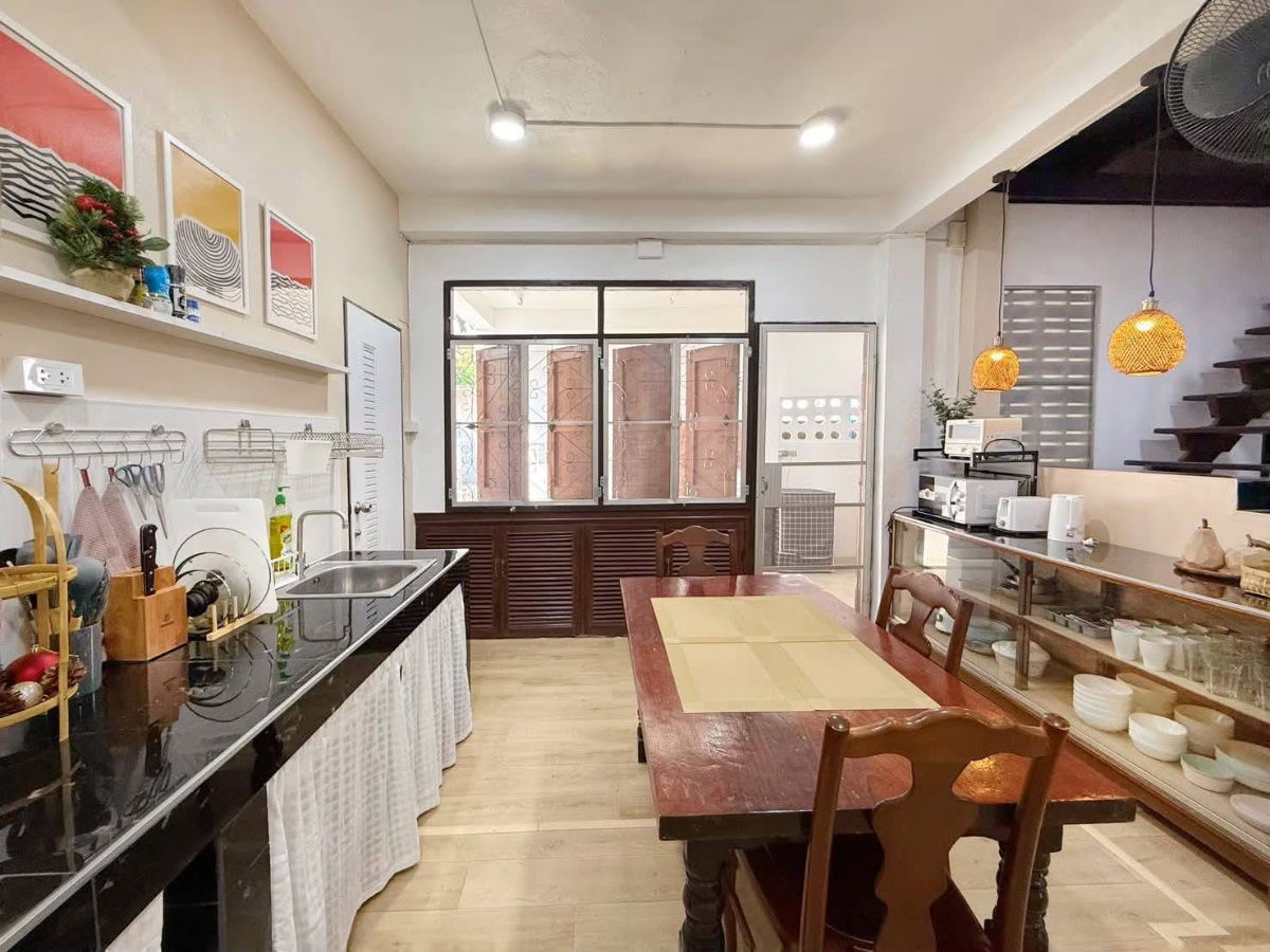 รูป เซ้งที่พักรีโนเวทใหม่ ทำเลทองกลางท่าแพ เหมาะสำหรับทำธุรกิจ Airbnb, Guesthouse, Hostel T.094-6511456 - รูปที่ 5/27