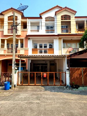 เช่าทาวน์โฮม วิทยาลัยนานาชาติราฟเฟิลส์ : ให้เช่าทาวน์โฮม 3 ชั้น The Balcony Home อุดมสุข - ซ.เฉลิมพระเกียรติ ร.9 เฟอร์ฯครบ พร้อมเข้าอยู่ ใกล้ Mega Bangna