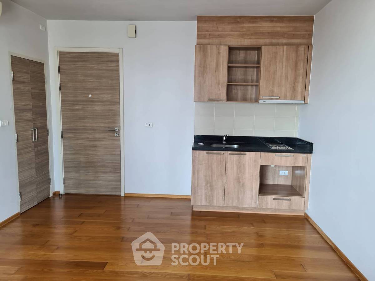picture 1-BR Condo at Hive Taksin near BTS Wongwian Yai (ID 593537) - 13/30