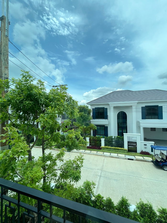 picture Last Corner Unit in the Zone! Setthasiri Don Mueang: A 308 sq.m. House on a 75.3 sq. wah Plot 4 Bedrooms, 5 Bathrooms, 3 Parking Spaces - 18/33