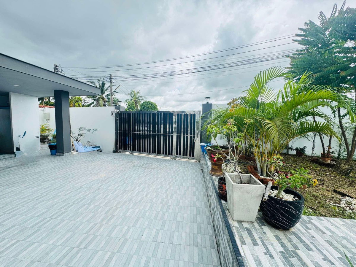 picture Ready to move in house, private swimming pool, good atmosphere - 7/18