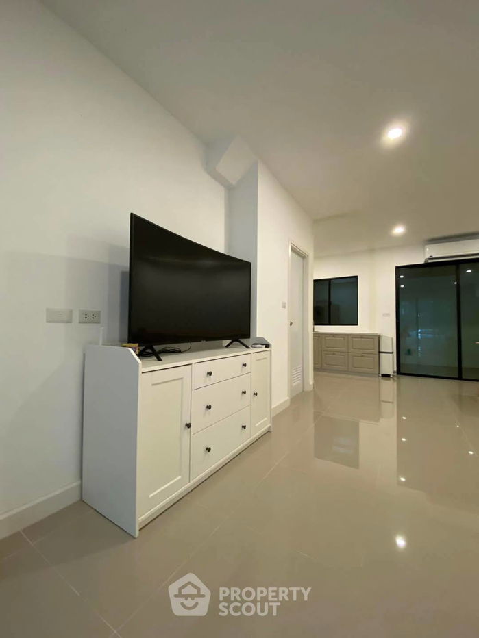 รูป ทาวน์เฮาท์ 3-ห้องนอน ที่ พาทิโอ ศรีนครินทร์-พระราม9 ใกล้ กรุงเทพกรีฑา (ID 2082272) - รูปที่ 4/11