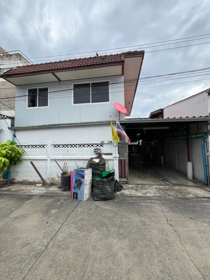 รูป ประกาศขายบ้านเดี่ยว 2 ชั้น พร้อมต่อเติมห้องครัวด้านหลัง - รูปที่ 37/40