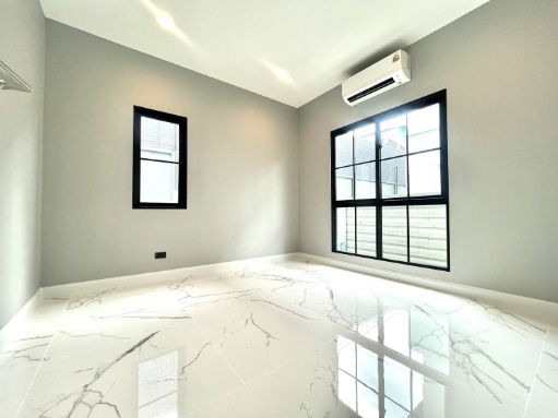 รูป 2 Units สุดท้าย ที่ดินใหญ่ หลังบ้านไม่ติดกับใคร!!! เศรษฐสิริ ดอนเมือง บ้านเดี่ยวสุดหรูทำเลดอนเมือง 4 ห้องนอน 4 ห้องนอน 2 ที่จอด พร้อมเข้าอยู่!!! - รูปที่ 7/15