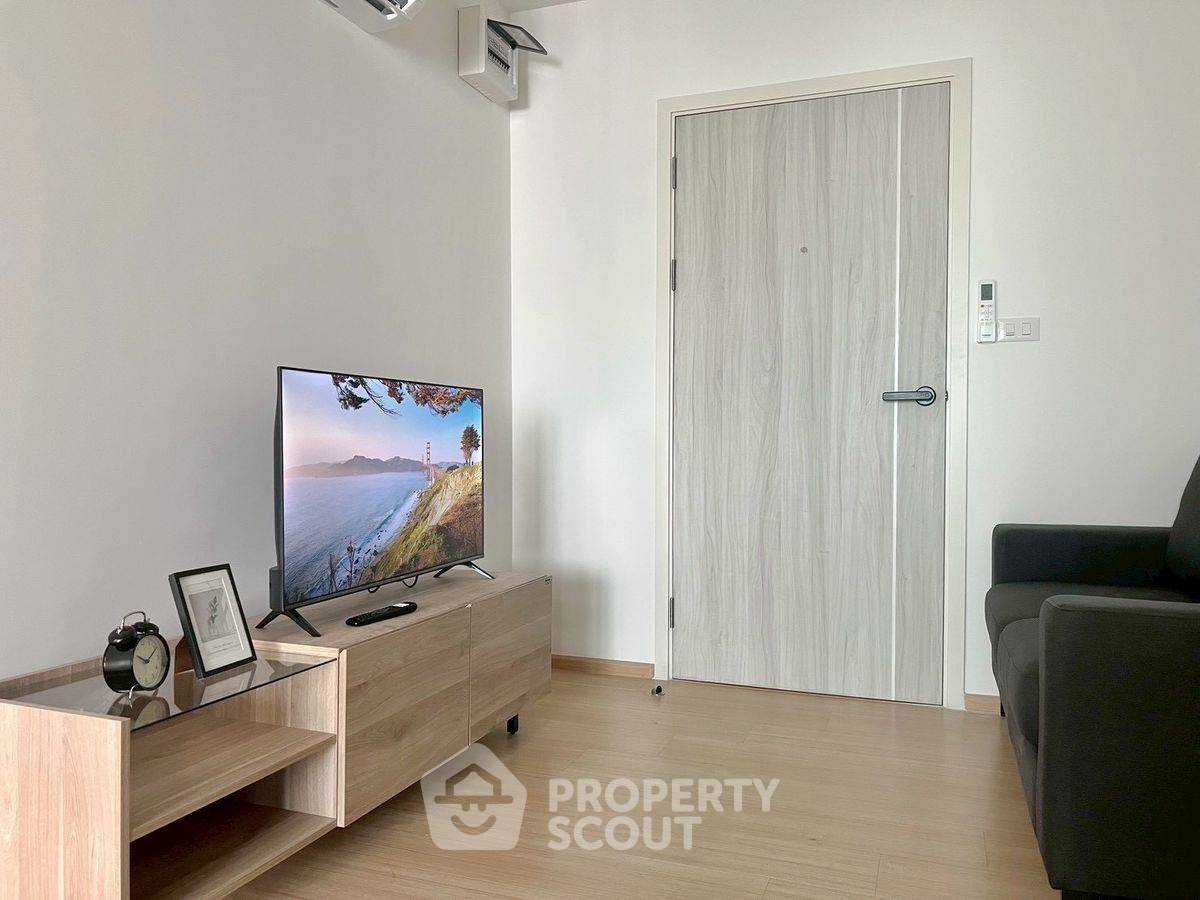picture 1-BR Condo at Chewathai Hallmark Ladprao - Chokchai 4 in Lat Phrao (ID 2242626) - 2/9