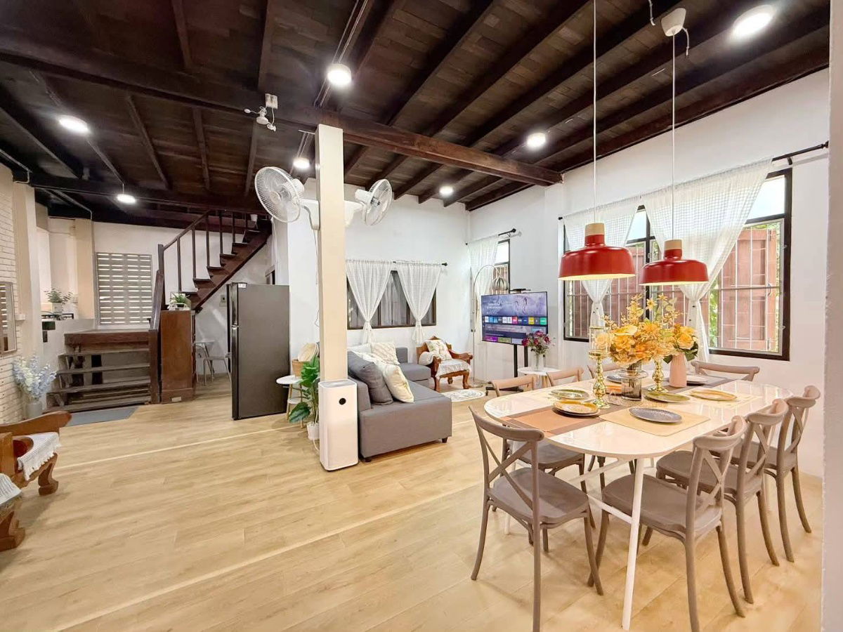 รูป เซ้งที่พักรีโนเวทใหม่ ทำเลทองกลางท่าแพ เหมาะสำหรับทำธุรกิจ Airbnb, Guesthouse, Hostel T.094-6511456 - รูปที่ 2/27