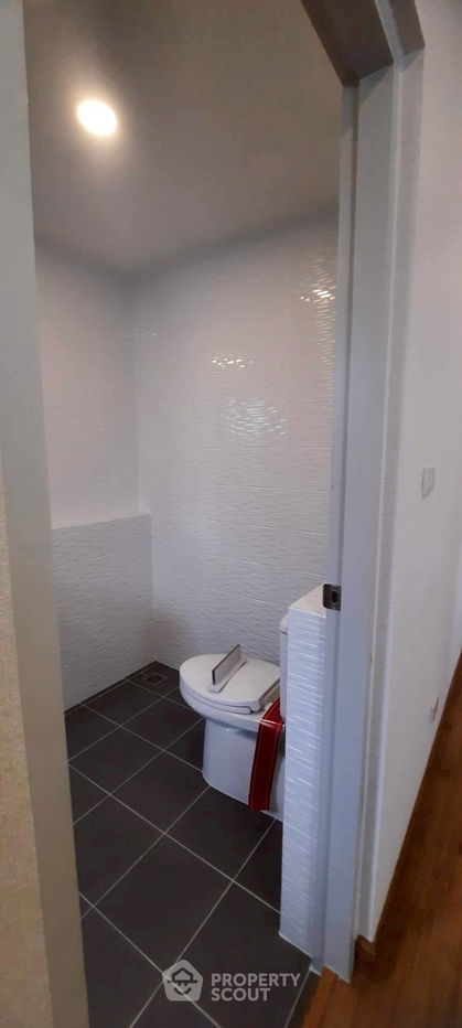 picture 4-BR House at Centro Vibhavadi in Don Mueang (ID 2242700) - 4/23