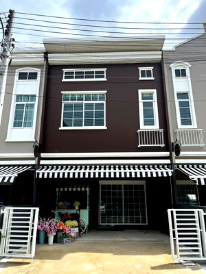 Houses for sale Pathumthani : TH128 – Full functionality, great location, great price!
