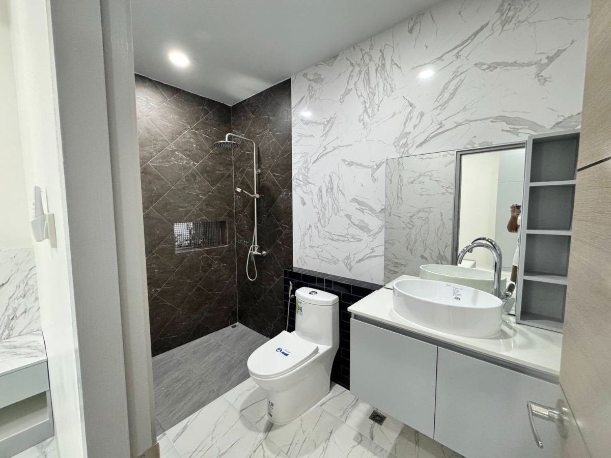 picture Pattaya house in prime location, 3beds 3baths before the railway - 11/19