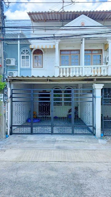 รูป BTS บางจาก 2.2 กม. ให้เช่าทาวน์เฮ้าส์ 2 ชั้น 20 ตร.วา. รร.นานาชาติเวลส์ 3.3กม. 2นอน ตลาดบางจาก 2.2 กม. - รูปที่ 1/8
