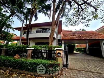 Houses for sale Tiwanon Road : 4-BR House in Bang Talat (ID 2130318)