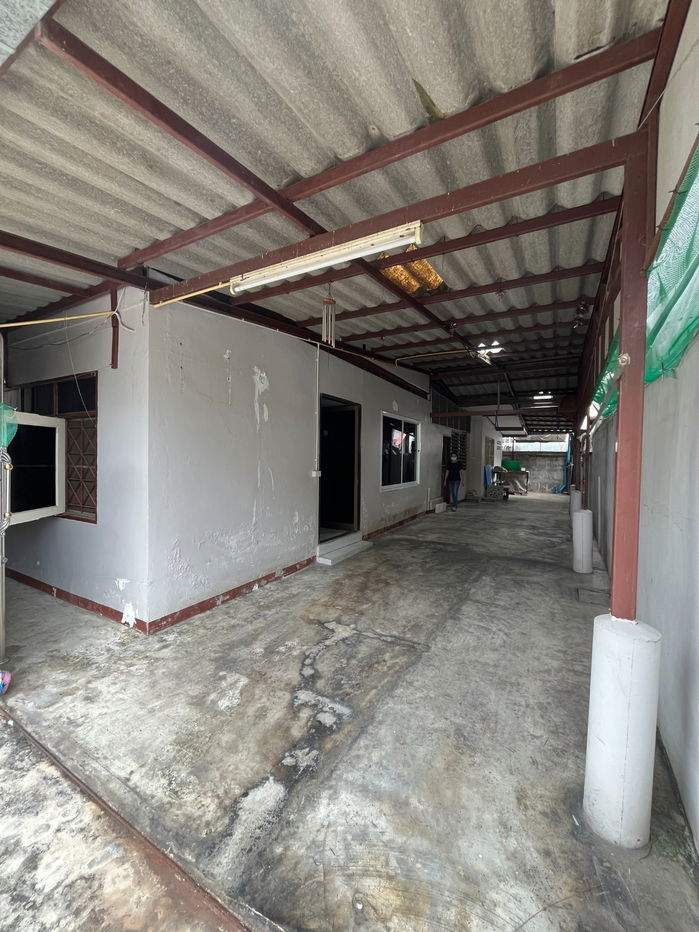รูป ประกาศขายบ้านเดี่ยว 2 ชั้น พร้อมต่อเติมห้องครัวด้านหลัง - รูปที่ 38/40